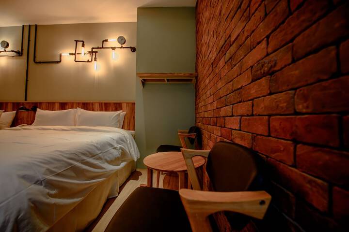 Room 13 of 86