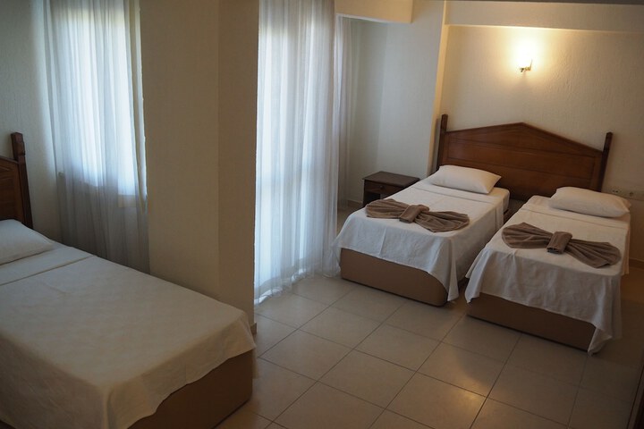 Room 28 of 85