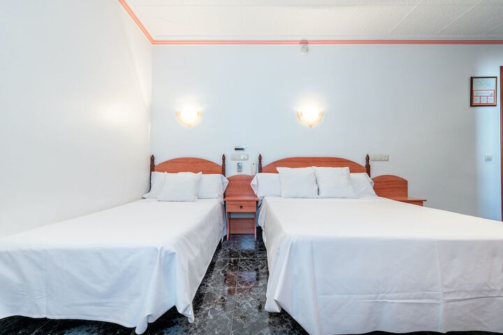 Room 13 of 103