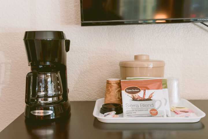 Breakfast/Coffee Service 35 of 60