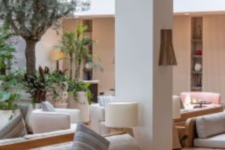 Hotel Interior 8 of 100