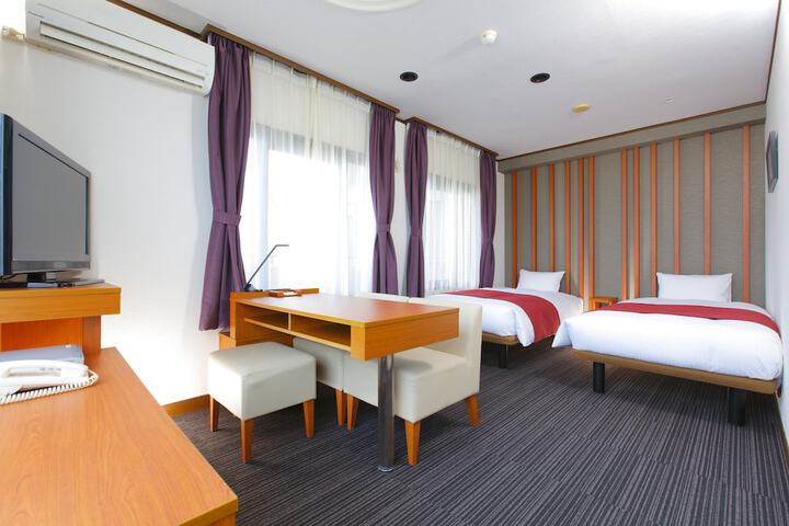 Room 11 of 41