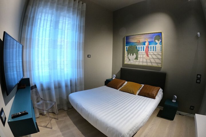 Room 8 of 27
