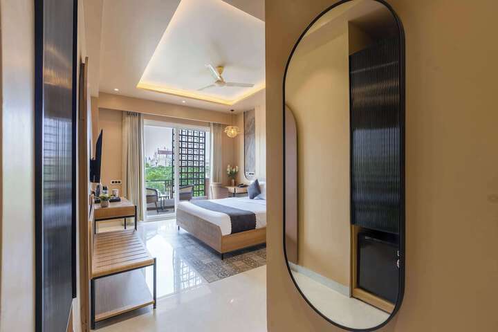 Room 37 of 67