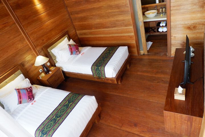 Room 5 of 40