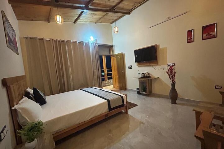Room 14 of 22