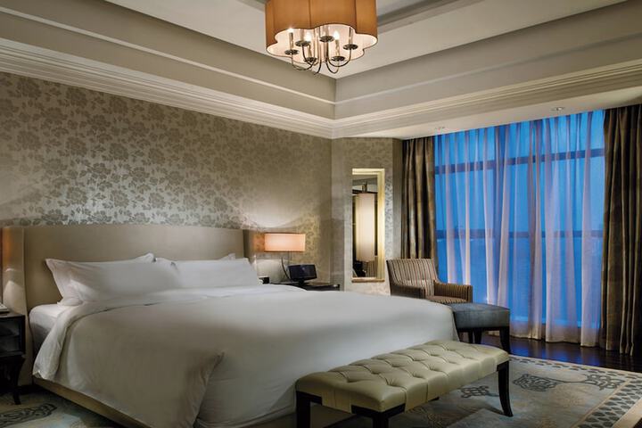 Room 28 of 100
