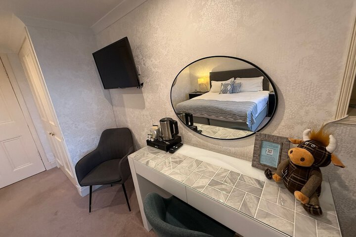 Room 44 of 79