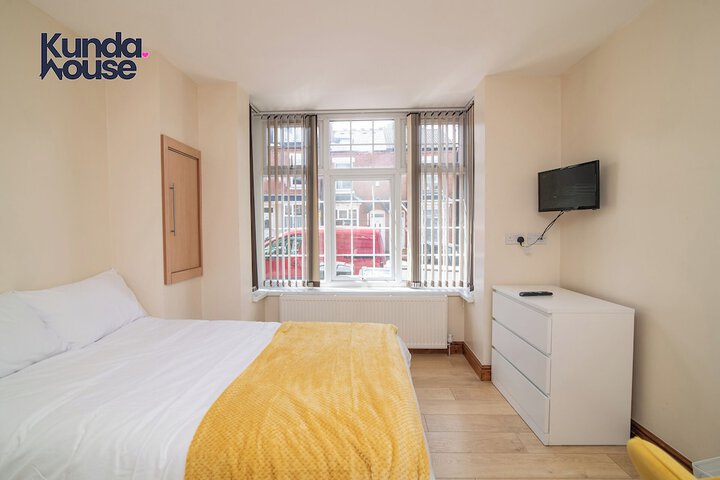 Room 2 of 23