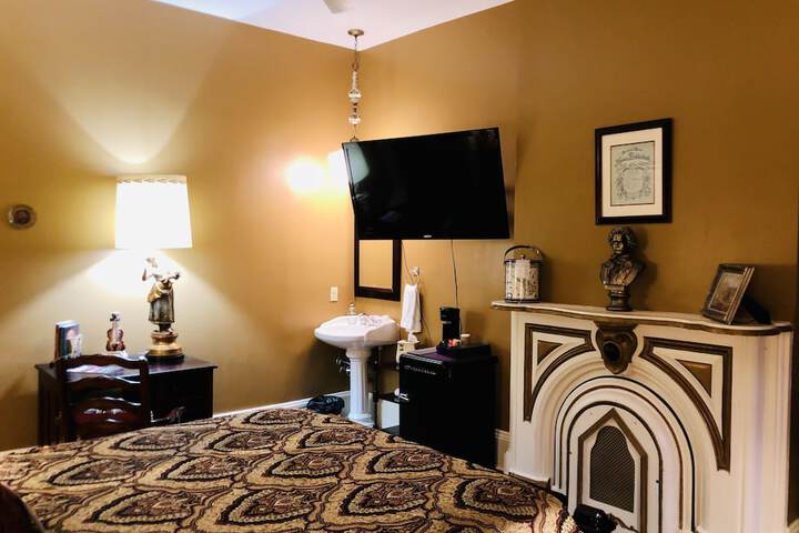 Room 18 of 95