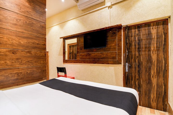 Room 14 of 30
