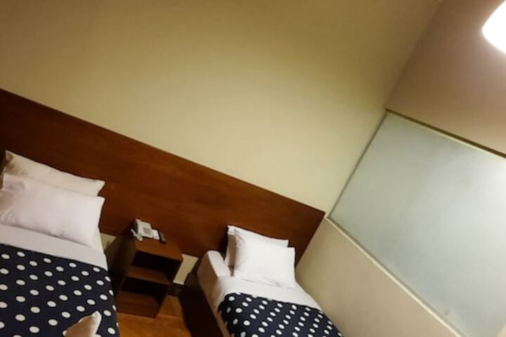 Room 11 of 47