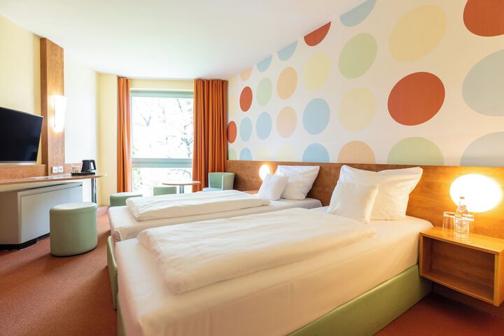 Room 28 of 154