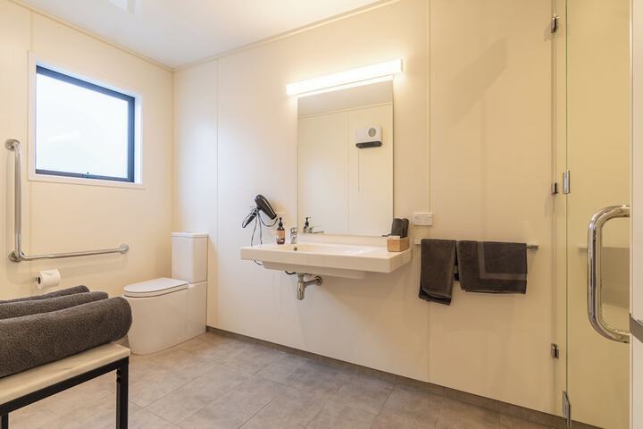 Room 119 of 170