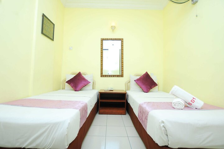 Room 16 of 48
