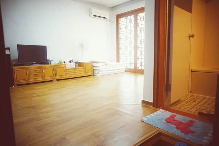 Room 9 of 39