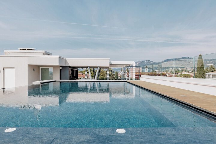 Pool 62 of 89