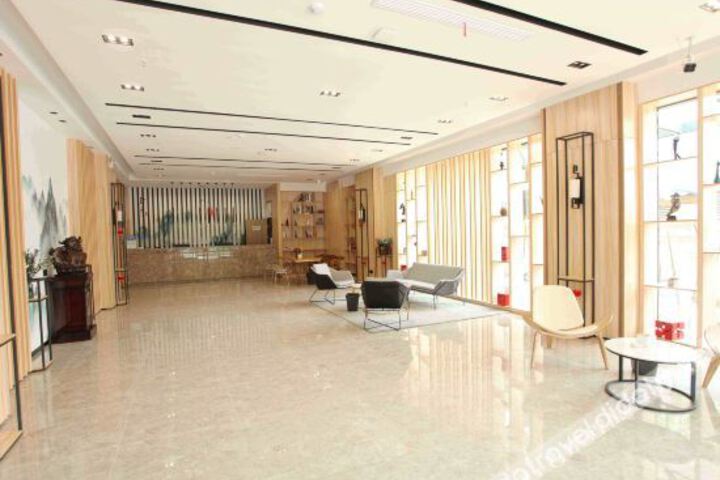Hotel Interior 9 of 28