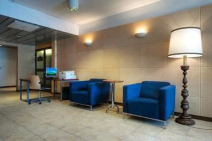 Business Center 7 of 55