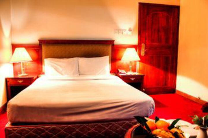 Room 9 of 29