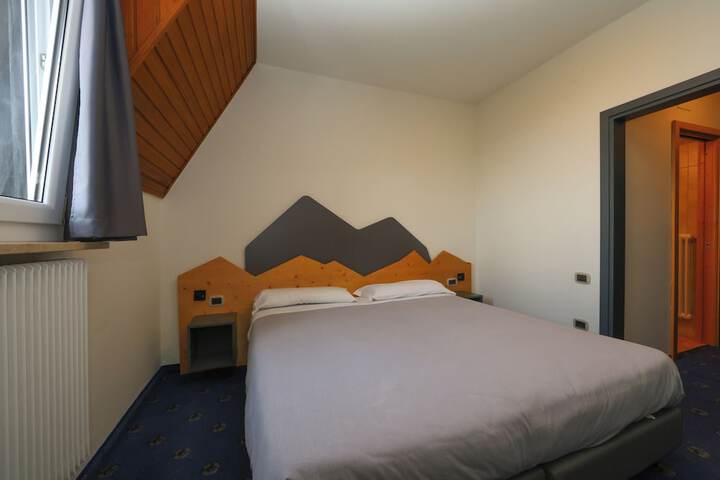 Room 34 of 97