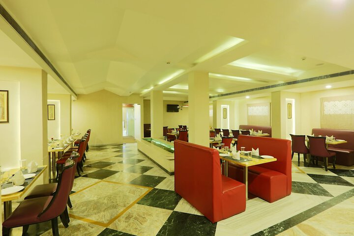 Dining 19 of 41
