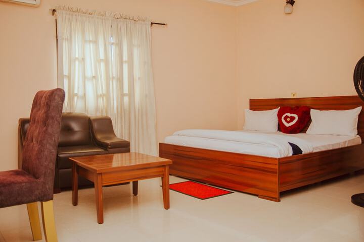 Room 8 of 27