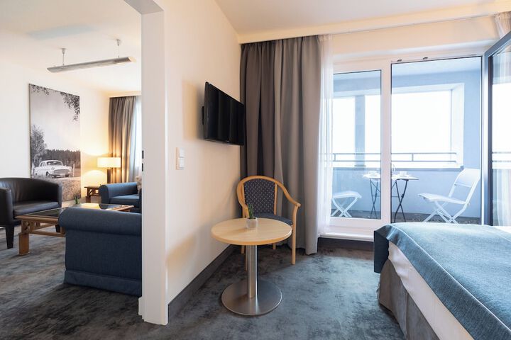 Room 28 of 107