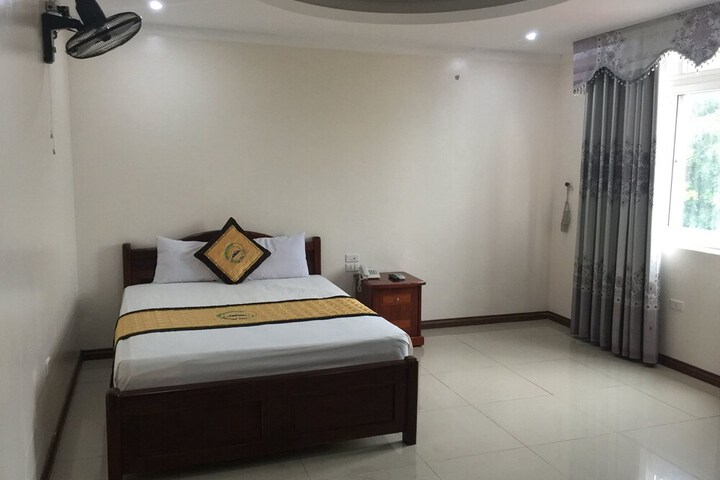 Room 10 of 37