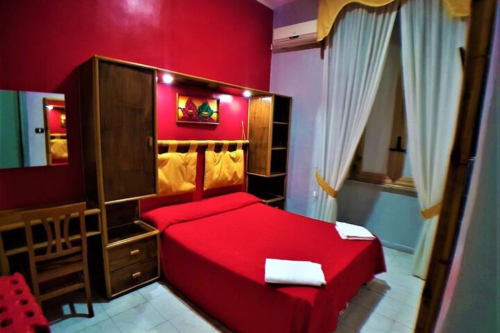 Room 27 of 63