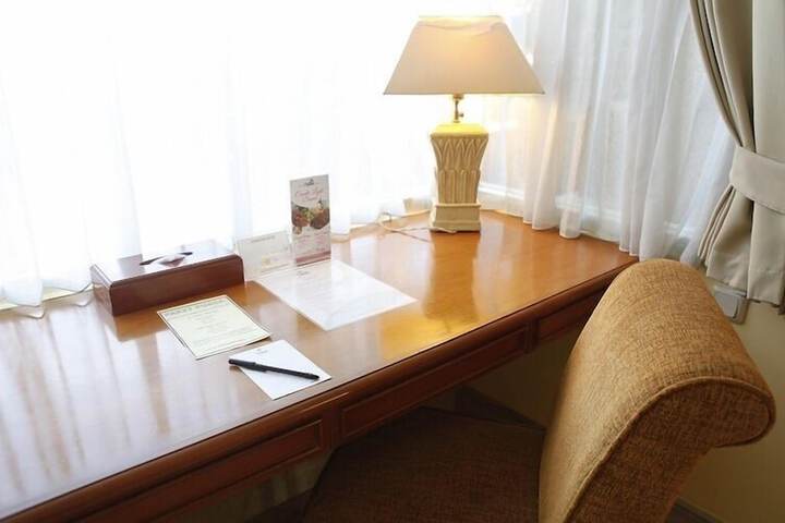 Room 10 of 42