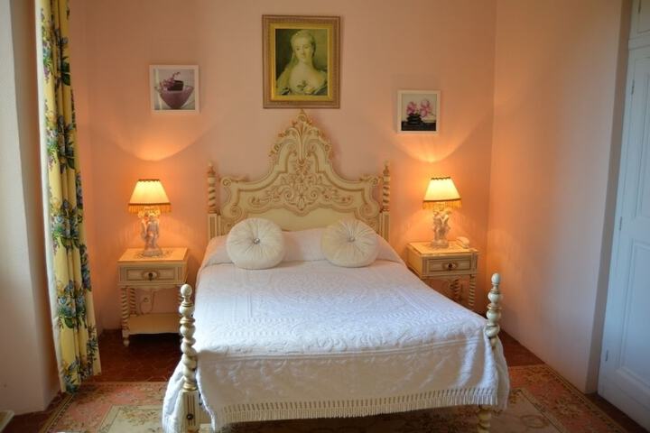 Room 17 of 112