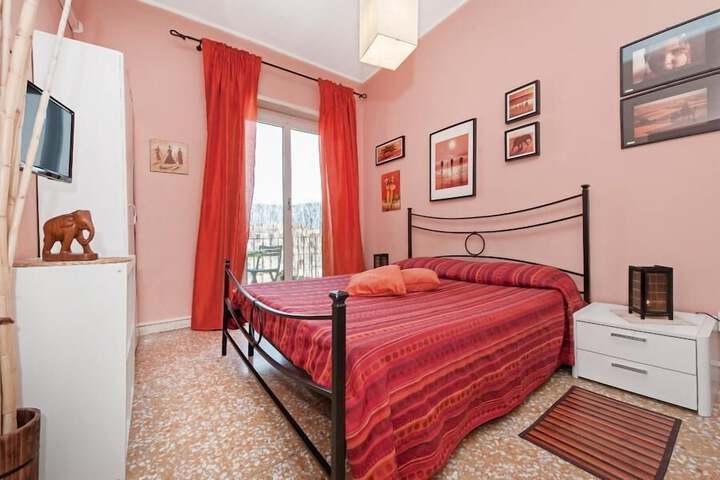 Room 5 of 22