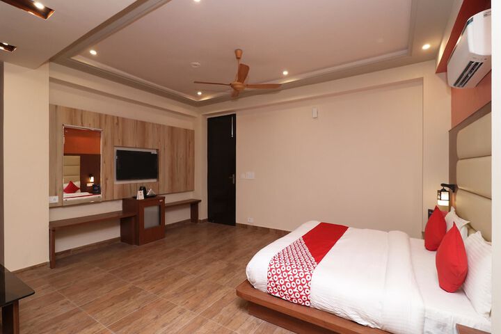 Room 14 of 35