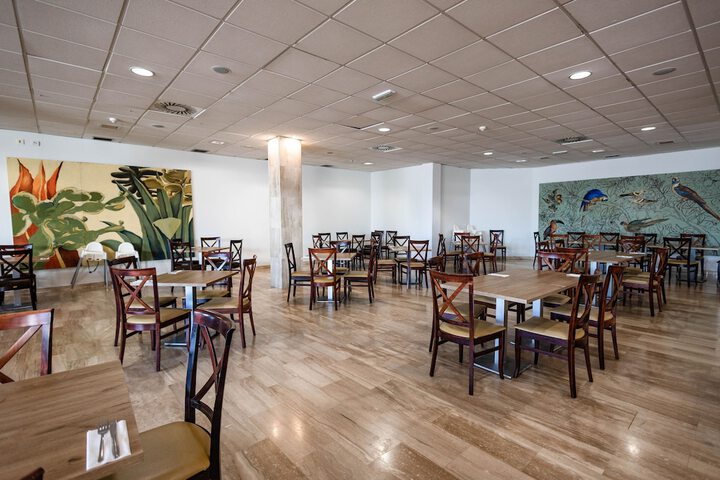 Dining 93 of 135