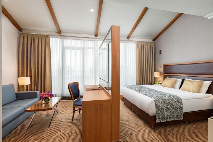 Room 4 of 54