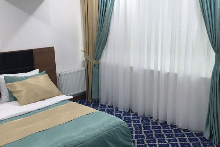 Room 4 of 32