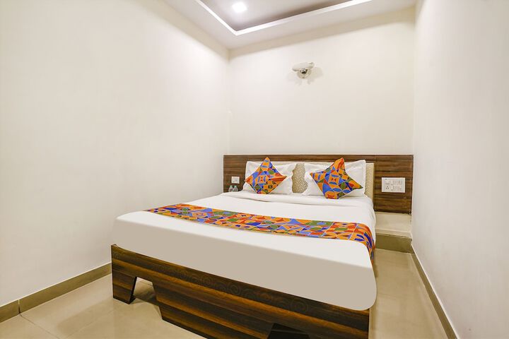 Room 17 of 24