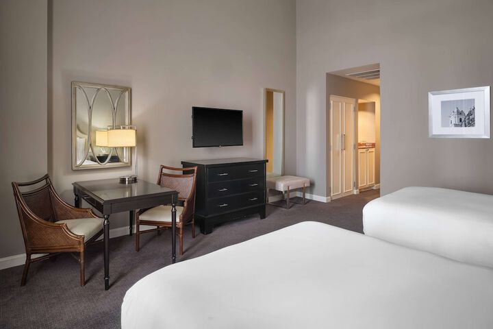 Room 18 of 160