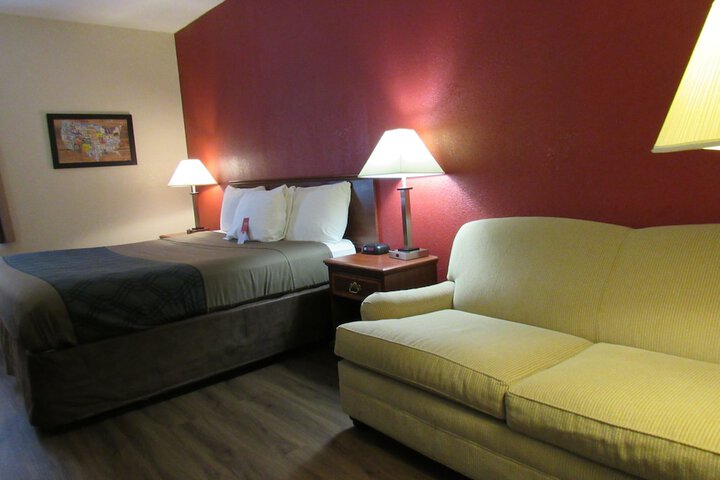1 King Bed (15 of 18)