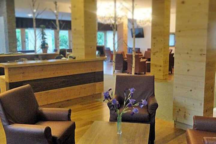 Hotel Interior 6 of 100
