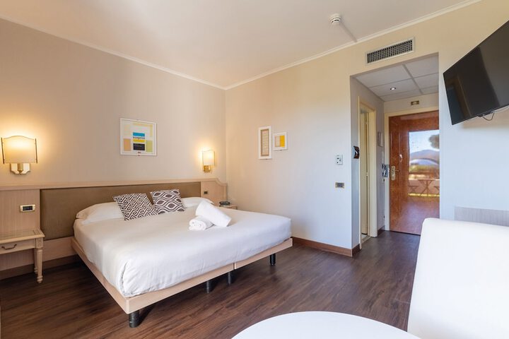 Room 15 of 124