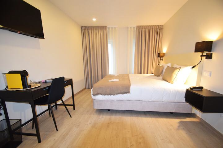 Room 9 of 21