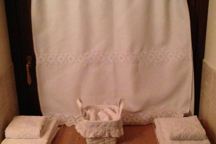 Room 17 of 36