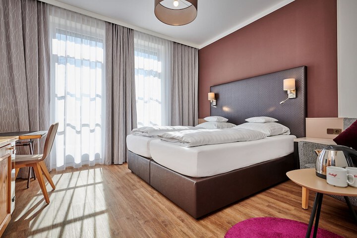 Room 20 of 106