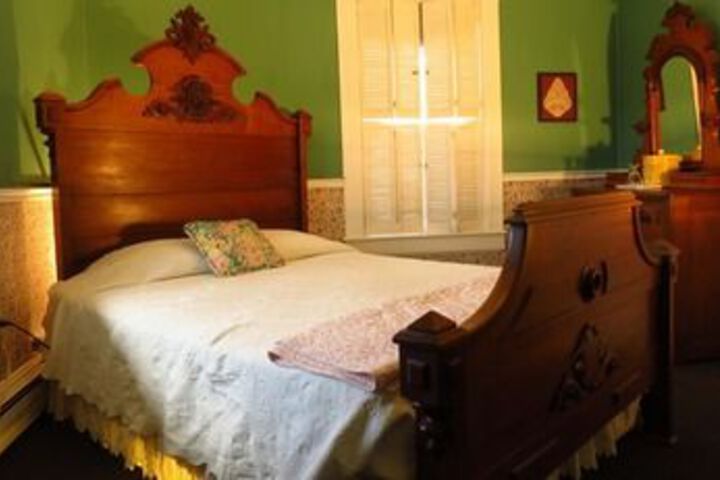 Room 7 of 15