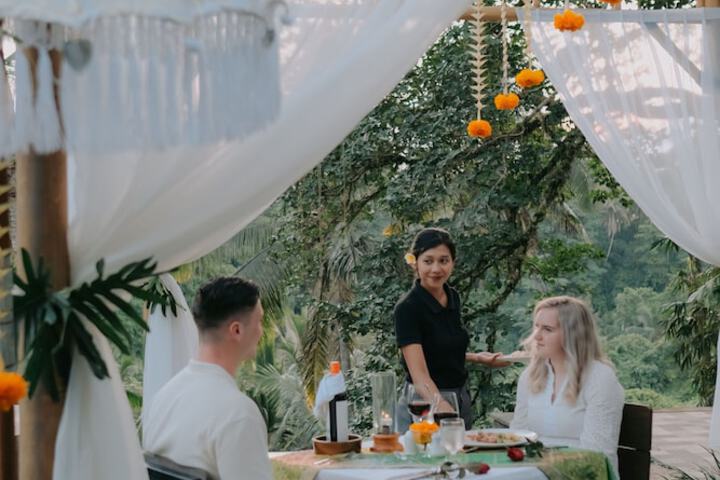 Dining 90 of 109