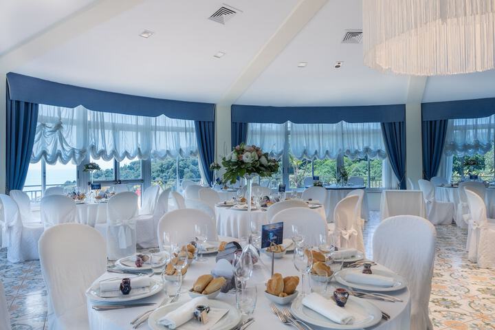Ballroom/Hall 48 of 67