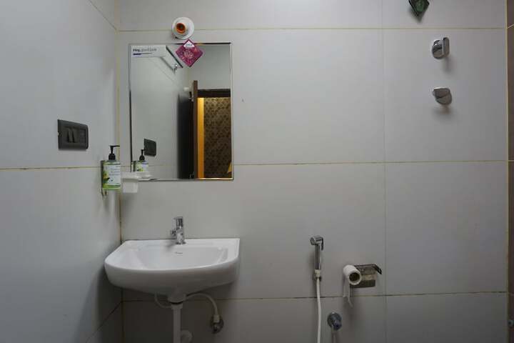 Room 81 of 128