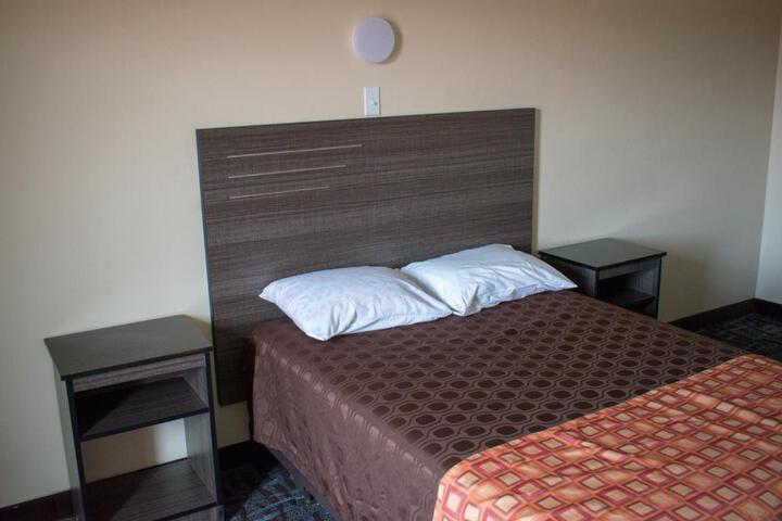 Standard Double Room (5 of 5)